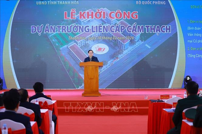 Thủ tướng Phạm Minh Chính phát biểu tại Lễ khởi công dự án Trường  liên cấp Cẩm Thạch, Thanh Hoá. Ảnh: Dương Giang-TTXVN
