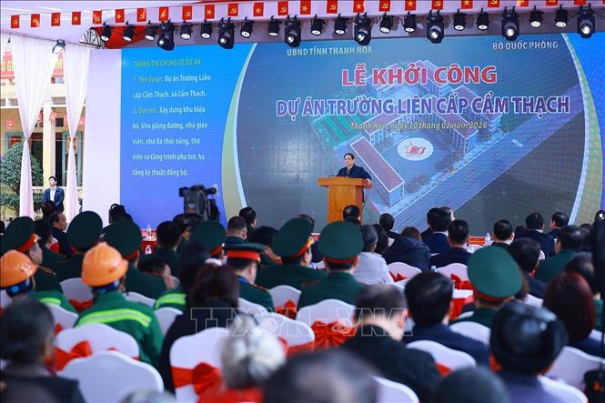 Thủ tướng Phạm Minh Chính phát biểu tại Lễ khởi công dự án Trường  liên cấp Cẩm Thạch, Thanh Hoá. Ảnh: Dương Giang-TTXVN
