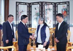 Thường trực Ban Bí thư chúc Tết các đồng chí nguyên lãnh đạo Đảng, Nhà nước