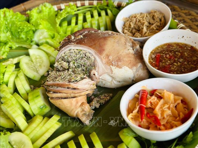 Ẩm thực tại các homestay rất đa dạng và hấp dẫn du khách. Ảnh: TTXVN phát