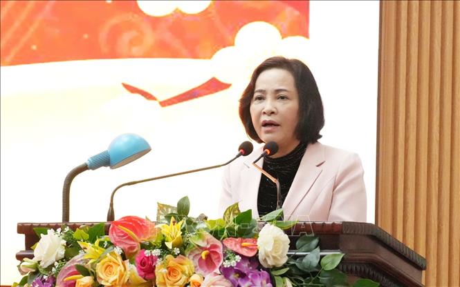 Phó Chủ tịch Quốc hội Nguyễn Thị Thanh phát biểu tại điểm trao quà trụ sở Đoàn đại biểu Quốc hội và HĐND tỉnh Ninh Bình. Ảnh: Đức Phương - TTXVN