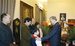 Tổng Bí thư thắp hương tưởng nhớ các đồng chí lãnh đạo Đảng, Nhà nước đã từ trần