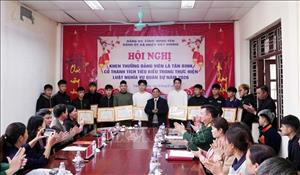 Khen thưởng tân binh có thành tích tiêu biểu trong thực hiện Luật Nghĩa vụ quân sự