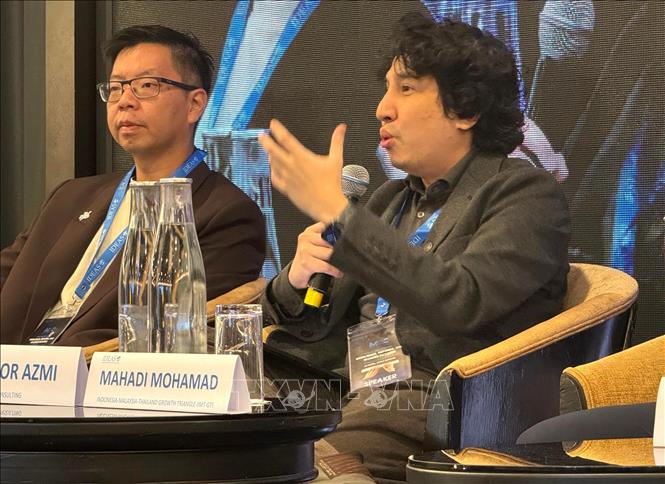 Diễn giả tại phiên thảo luận về quản trị khí hậu. Ảnh: Viên Luyến – PV TTXVN tại Malaysia
