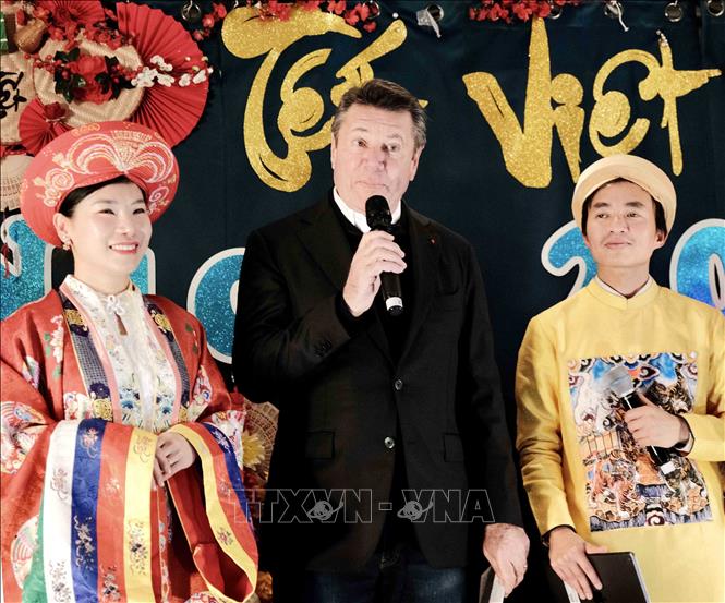 Ông Christian Estrosi, Thị trưởng thành phố Nice phát biểu tại chương trình. Ảnh: TTXVN phát