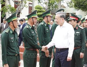 Tổng Bí thư Tô Lâm thăm, chúc tết cán bộ chiến sĩ đồn biên phòng EA Hleo