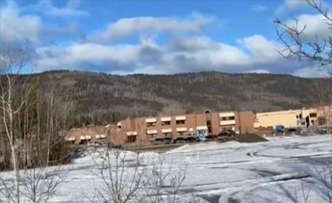 Trường Trung học Tumbler Ridge ở tỉnh bang British Columbia, Canada, nơi xảy ra vụ xả súng, ngày 10/2/2026. Ảnh: Le Monde/TTXVN