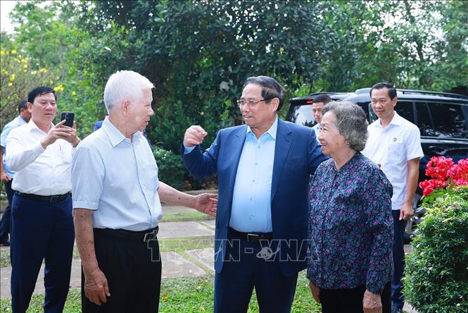  Thủ tướng Phạm Minh Chính chúc Tết đồng chí Nguyễn Minh Triết, nguyên Chủ tịch nước. Ảnh: Dương Giang-TTXVN 