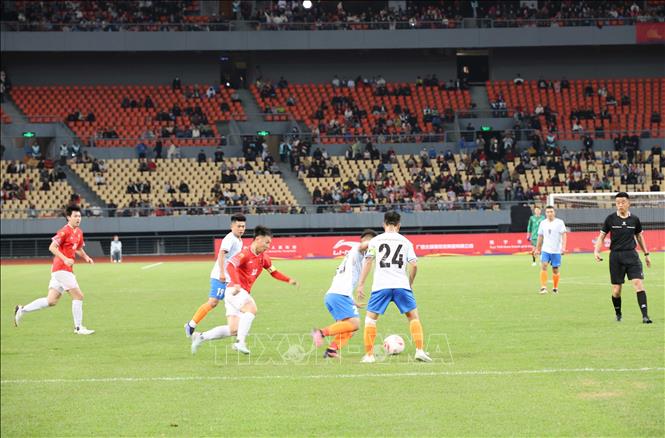 Các cầu thủ hai nước tham gia thi đấu với tinh thần hữu nghị. Ảnh: Công Tuyên-PV TTXVN tại Trung Quốc