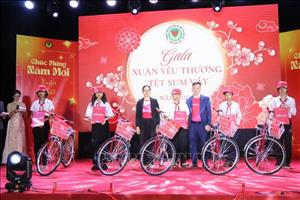 Xuân yêu thương với các đối tượng bảo trợ xã hội