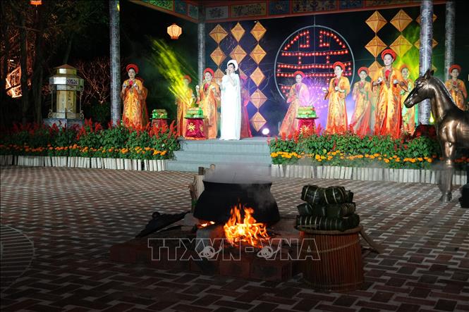 Chương trình nghệ thuật tại “Tết Hoàng cung” ở Đại Nội Huế. Ảnh: Nguyên Lý - TTXVN