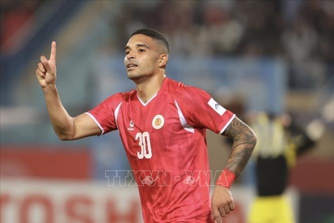 Cầu thủ Rogerio (số 30, CAHN) ghi bàn thắng nâng tỷ số lên 3-0 cho CAHN. Ảnh: Minh Quyết - TTXVN