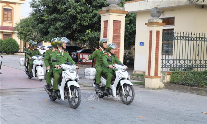 Công an phường Nam Định, tỉnh Ninh Bình tăng cường tuần tra, kiểm soát bảo đảm an ninh trật tự dịp Tết Nguyên đán Bính Ngọ 2026. Ảnh: Thùy Dung - TTXVN