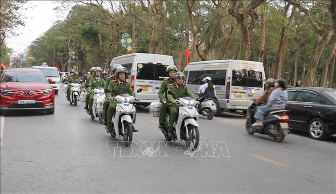 Công an phường Nam Định, tỉnh Ninh Bình tăng cường tuần tra, kiểm soát bảo đảm an ninh trật tự dịp Tết Nguyên đán Bính Ngọ 2026. Ảnh: Thùy Dung - TTXVN