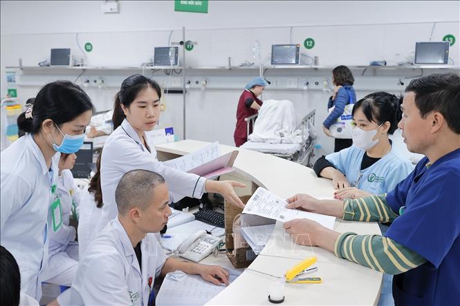  Tất cả các cơ sở khám bệnh, chữa bệnh có giường bệnh thực hiện báo cáo hằng ngày trong dịp nghỉ Tết. Ảnh: Minh Quyết - TTXVN