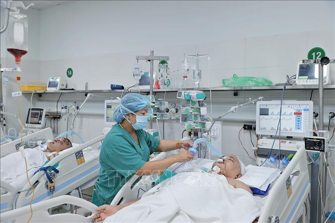 Phòng Hồi sức cấp cứu Bệnh viện Việt Đức những ngày cận Tết. Ảnh: Minh Quyết - TTXVN