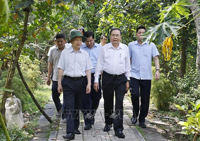 Chủ tịch Quốc hội Trần Thanh Mẫn thăm, chúc Tết nguyên Chủ tịch nước Nguyễn Minh Triết. Ảnh: Doãn Tấn - TTXVN