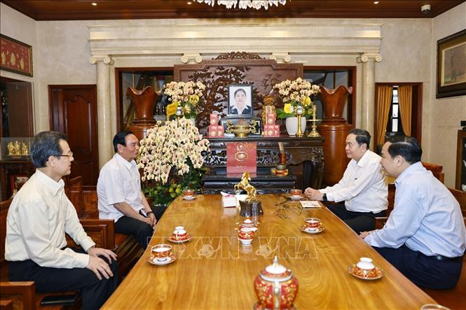  Chủ tịch Quốc hội Trần Thanh Mẫn tới thăm, chúc Tết nguyên Thường trực Ban Bí thư, Đại tướng Lê Hồng Anh. Ảnh: Doãn Tấn - TTXVN