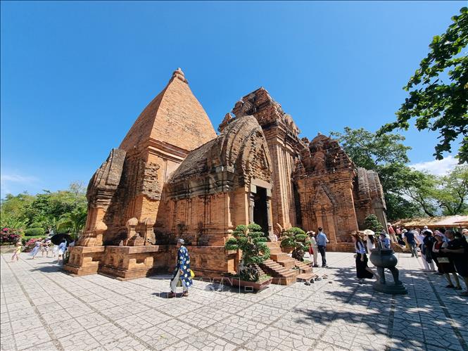 Di tích quốc gia đặc biệt Tháp Bà Pô Nagar (phường Bắc Nha Trang) là điểm đến du lịch văn hóa, tâm linh, thu hút đông đảo du khách trong và ngoài nước. Ảnh: Nguyễn Thành – TTXVN
