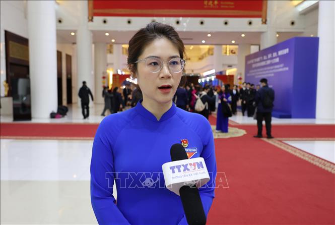 Bí thư Tỉnh Đoàn Cao Bằng Nguyễn Thị Hương Nhung trả lời phỏng vấn phóng viên TTXVN tại Trung Quốc. Ảnh: Quang Hưng-PV TTXVN tại Trung Quốc