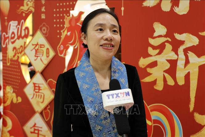 Phó Bí thư Khu Đoàn Khu tự trị dân tộc Choang Quảng Tây, Chủ tịch Liên đoàn Thanh niên Quảng Tây Tả Hướng Luy trả lời phỏng vấn phóng viên TTXVN tại Trung Quốc. Ảnh: Quang Hưng-PV TTXVN tại Trung Quốc