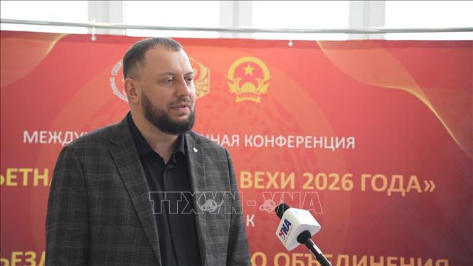 Tiến sĩ lịch sử Anton Bredikhin, Trung tâm “Nga, Trung Quốc, thế giới” Viện HLKH Nga trả lời phỏng vấn PV TTXVN trong khuôn khổ hội nghị. Ảnh: Trần Hải - PV TTXVN tại Nga