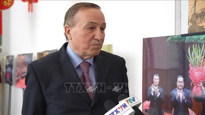 Ông Sergey Uyanaev - Phó Giám đốc Viện Nghiên cứu Trung Quốc và Châu Á Hiện đại trả lời phỏng vấn PV TTXVN trong khuôn khổ hội nghị. Ảnh: Trần Hải - PV TTXVN tại Nga