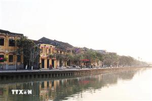 Hội An sáng sớm - Khi phố còn thở khẽ