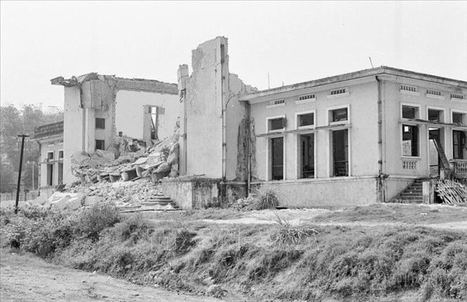 Ngày 17/2/1979, địch dùng bộc phá, thuốc nổ, đại bác bắn vào khu mỏ Apatít Lào Cai (tỉnh Hoàng Liên Sơn), phá hủy toàn bộ khu mỏ. Ảnh: Nguyễn Trân - TTXVN