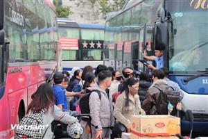 Nhiều tuyến đường ùn tắc, bến xe đông nhưng chưa quá tải trước kỳ nghỉ Tết