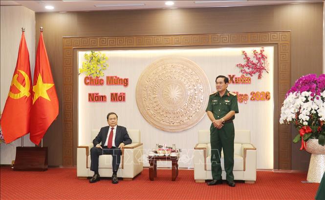 Trung tướng Nguyễn Xuân Dắt, Tư lệnh Quân khu 9 phát biểu. Ảnh: Ngọc Thiện - TTXVN