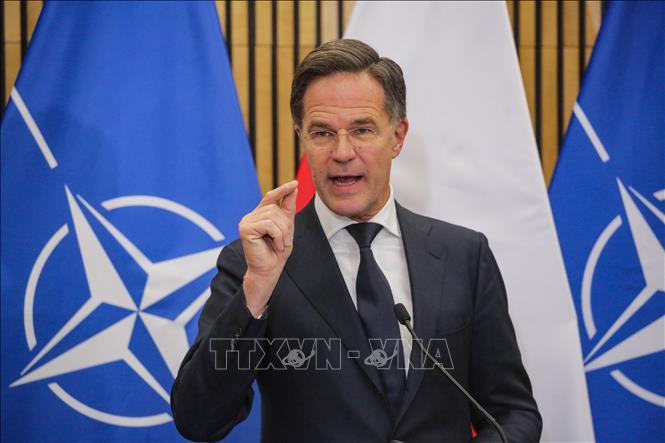 Tổng thư ký NATO Mark Rutte phát biểu trong cuộc họp báo tại Bemowo Piskie, Ba Lan. Ảnh: PAP/TTXVN