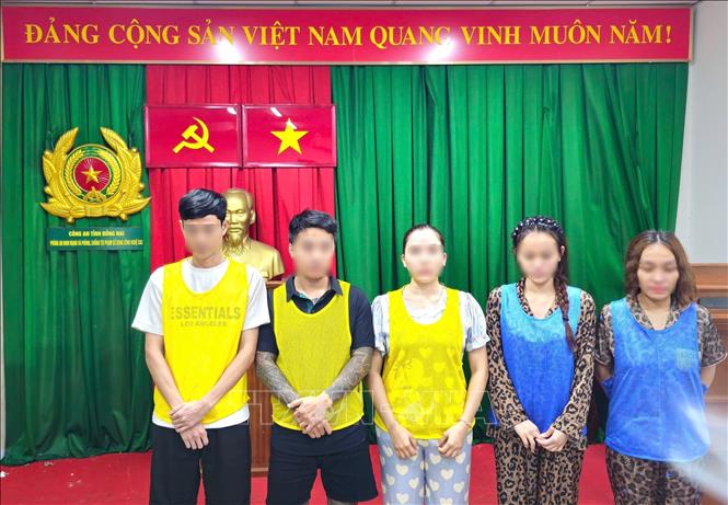 Một số đối tượng bị bắt giữ trong chuyên án. Ảnh: Công an Đồng Nai/TTXVN phát