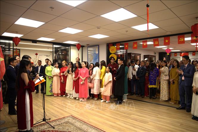 Khoảng 150 khách mời là đại diện cộng đồng người Việt, các cơ quan, đối tác và bạn bè tại Israel tham dự chương trình Tết cộng đồng - Xuân quê hương 2026. Ảnh: Thanh Bình - PV TTXVN tại Israel