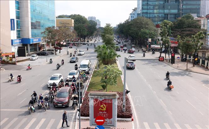 Sáng 14/2, đường Hoàng Quốc Việt không còn cảnh ùn tắc như trước đó ít ngày. Ảnh: Quốc Khánh - TTXVN
