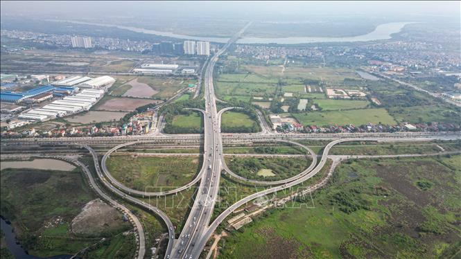 Không còn tình trạng ùn tắc kéo dài tại nút giao thông cầu Thanh Trì trong kỳ nghỉ Tết Nguyên đán. Ảnh: Minh Quyết - TTXVN