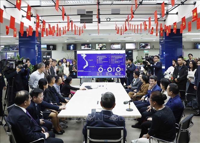 Tổng Bí thư Tô Lâm thăm, chúc Tết cán bộ, phóng viên, biên tập viên, kỹ thuật viên và người lao động Đài Truyền hình Việt Nam. Ảnh: Thống Nhất-TTXVN