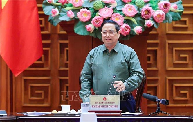 Thủ tướng Phạm Minh Chính kết luận cuộc họp về công tác khắc phục hư hỏng công trình cầu sông Lô thuộc địa bàn xã Đoan Hùng, tỉnh Phú Thọ. Ảnh: Dương Giang-TTXVN
