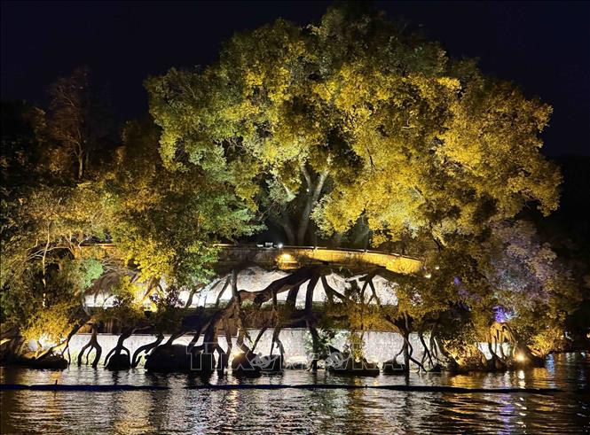 Hai sông Bốn hồ có cảnh sắc núi sông hữu tình. Ảnh: Công Tuyên-PV TTXVN tại Trung Quốc