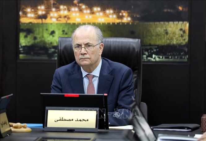 Thủ tướng Palestine Mohammad Mustafa tại cuộc họp ở Ramallah, Bờ Tây. Ảnh: THX/TTXVN