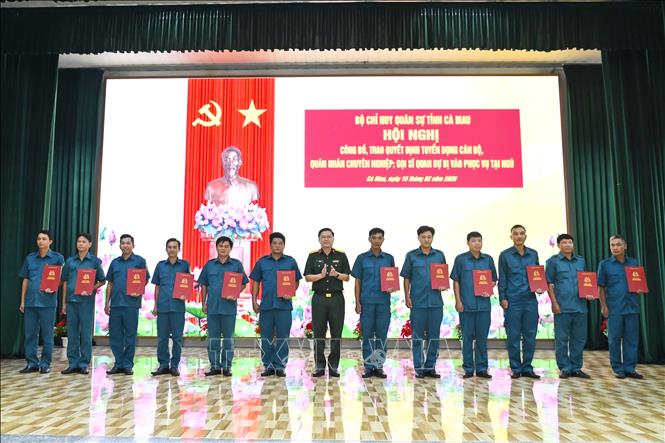 Theo các quyết định của Bộ Quốc phòng, đợt này tỉnh Cà Mau có 184 đồng chí được tuyển dụng và gọi phục vụ tại ngũ. Ảnh: TTXVN phát.