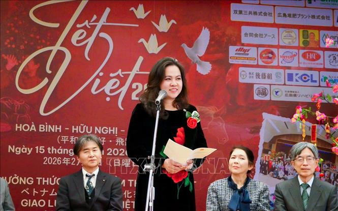 Tổng Lãnh sự Việt Nam tại Fukuoka Vũ Chi Mai phát biểu tại sự kiện. Ảnh: Xuân Giao - PV TTXVN tại Nhật Bản