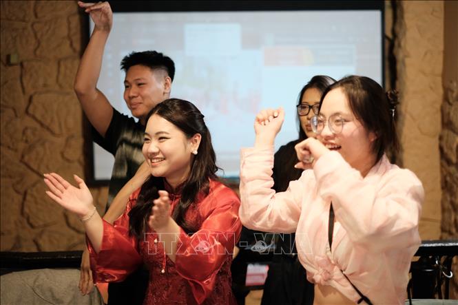 Các tiết mục văn nghệ thu hút sự cổ vũ nhiệt tình của những người tham dự. Ảnh: Trần Hải - PV TTXVN tại Nga