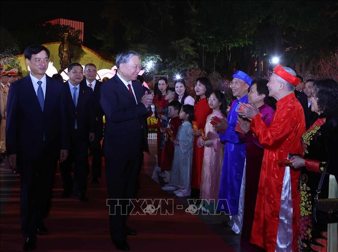 Tổng Bí thư Tô Lâm chúc Tết Đảng bộ, chính quyền và Nhân dân Hà Nội. Ảnh: Văn Điệp – TTXVN