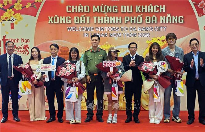Các du khách quốc tế đến 