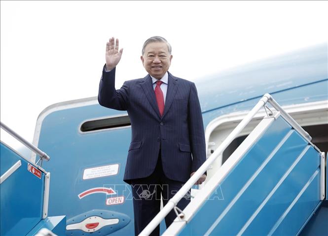 Tổng Bí thư Tô Lâm rời Hà Nội, lên đường tham dự cuộc họp khai mạc Hội đồng Hòa bình về Gaza. Ảnh: Thống Nhất - TTXVN