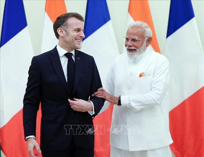 Thủ tướng Ấn Độ Narendra Modi và Tổng thống Pháp Emmanuel Macron tại cuộc gặp ở Mumbai ngày 17/2/2026. Ảnh: ANI/TTXVN