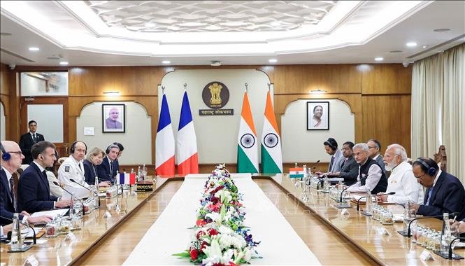 Thủ tướng Ấn Độ Narendra Modi và Tổng thống Pháp Emmanuel Macron tại cuộc hội đàm ở Mumbai ngày 17/2/2026. Ảnh: ANI/TTXVN