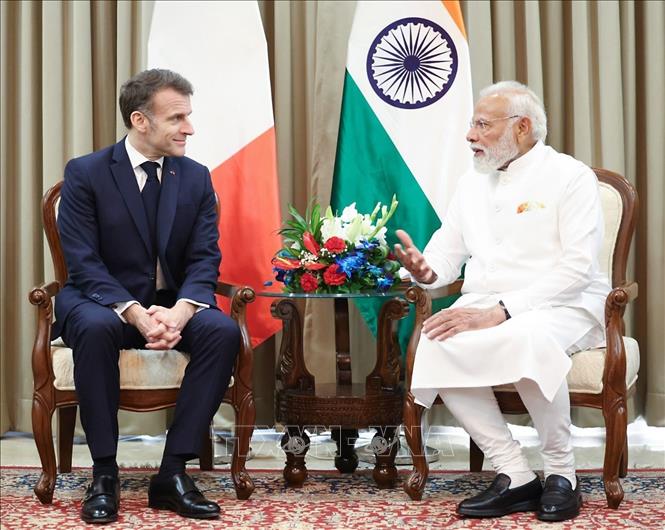 Thủ tướng Ấn Độ Narendra Modi và Tổng thống Pháp Emmanuel Macron tại cuộc gặp ở Mumbai ngày 17/2/2026. Ảnh: ANI/TTXVN