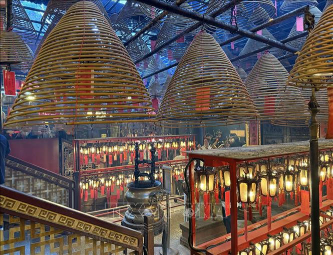 Một góc trong đền Man Mo. Ảnh: Mạc Luyện - PV TTXVN tại Hong Kong